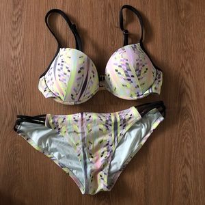 Victoria’s Secret Push Up Bikini Multicolor